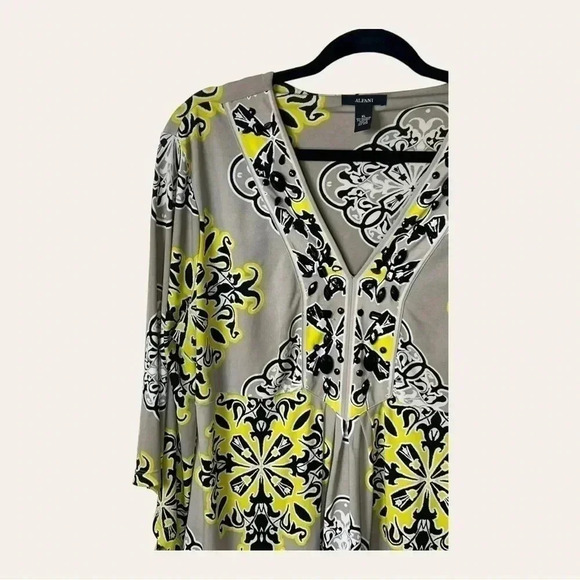 0471W. ALFANI LONG SLEEVE DRESS WITH JEWEL EMBELLISHMENT AROUND THE NECKLINE - Picture 2 of 10